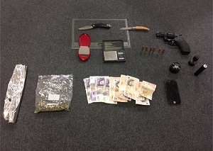 weapons and drugs found Swindon