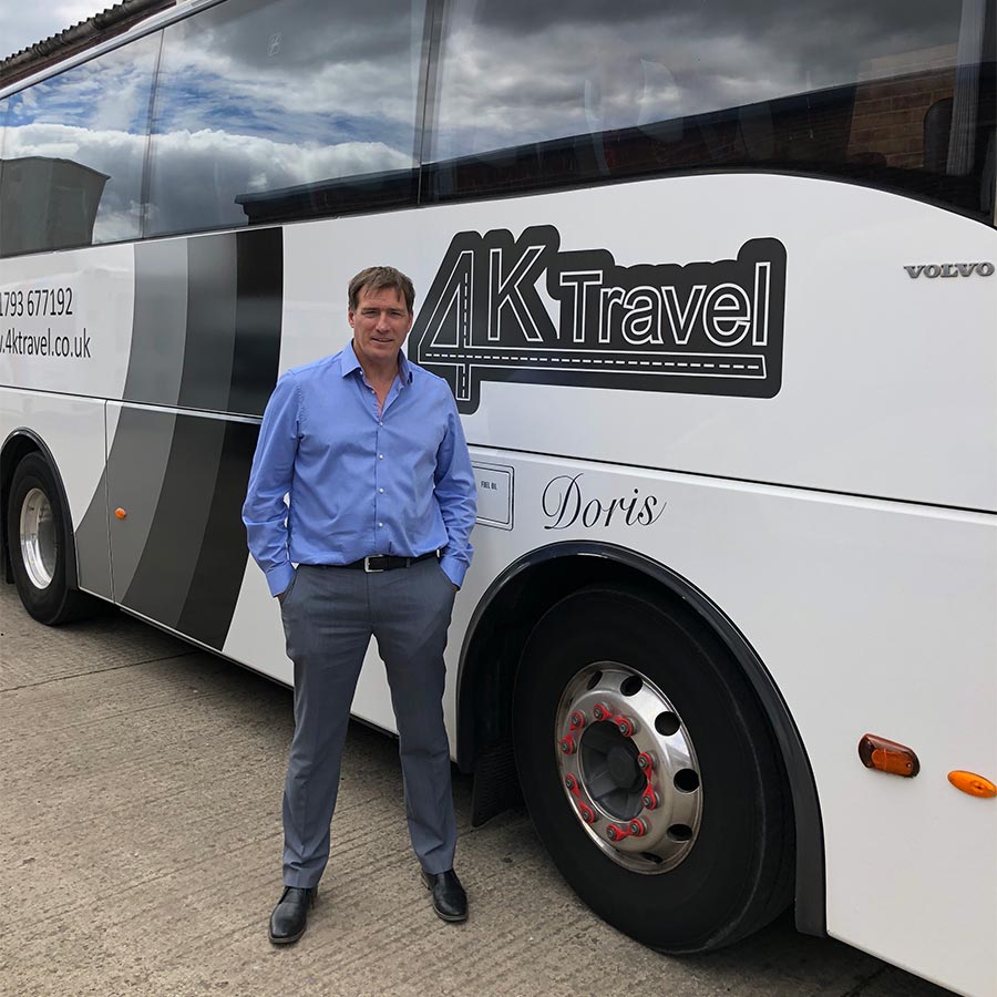 4K Doris coach and Mark Kennedy