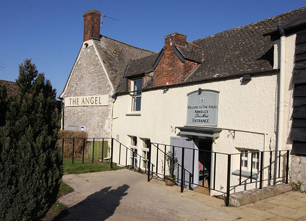 The Angel Pub Purton