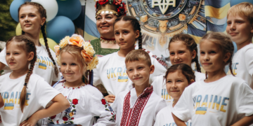 Crowd of people at UkraineFest 2025