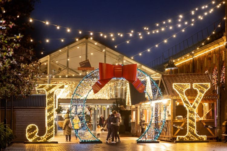 Late night shopping and festive fun return to Swindon outlet