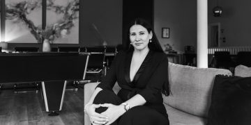 Ukrainian photographer brings powerful exhibition to Old Town