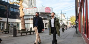 Green leader Polanski visits Swindon as two Swindon councillors defect