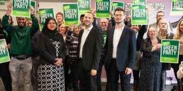 Green leader Polanski visits Swindon as two Swindon councillors defect