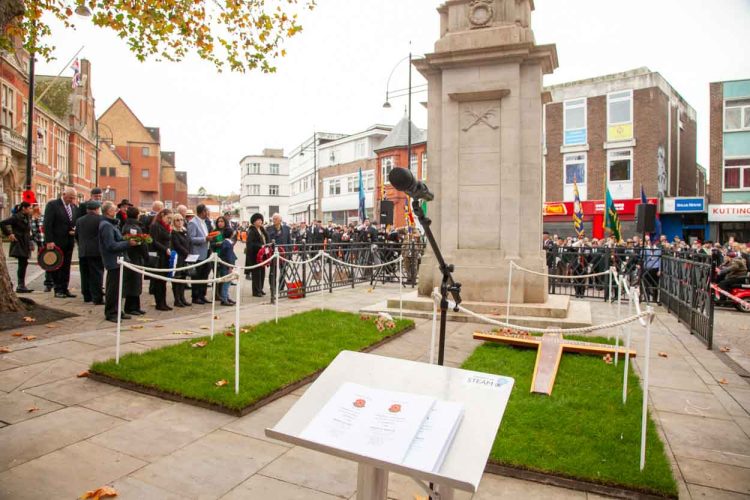 Highworth and Swindon united in Remembrance tributes