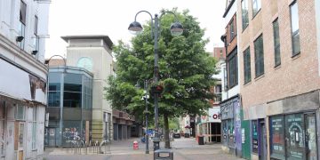 Council leader calls on landlords to back Swindon town centre plan