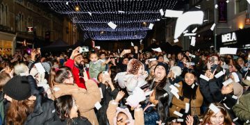 Thousands pack streets for Old Town’s busy Christmas Festival