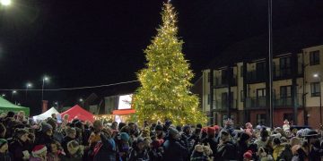 South Swindon residents gather for Christmas tree switch ons