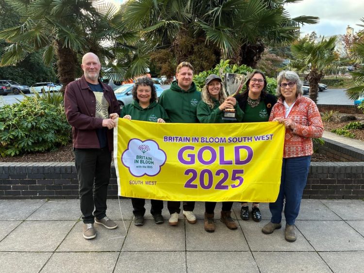 Gold again for South Swindon at South West in Bloom Awards