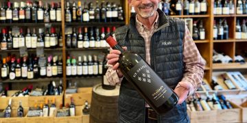 Independent traders in Old Town call on residents to shop local