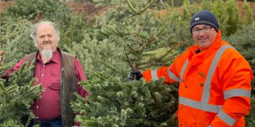 Record response as Swindon hospice tree collection raises £32,000