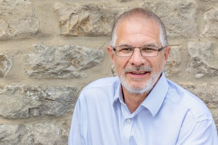 Swindon pays tribute to respected accountant Mike Lloyd