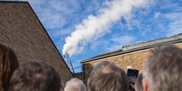 Swindon hooter sounds again to mark 40 years since Works closure