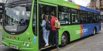 Labour counters Green call for free buses with £1 youth fare plan