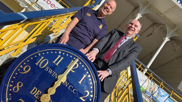 New Cricket clock celebrates decades-long Swindon partnership