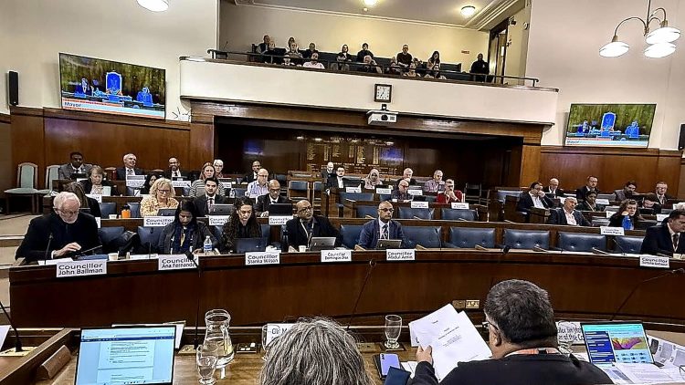 Mayor chairs final full council before local vote