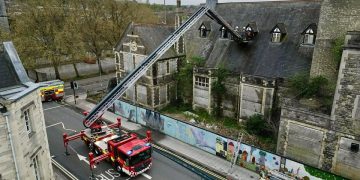 Fire crews respond to smoke at Swindon Mechanics’ Institute