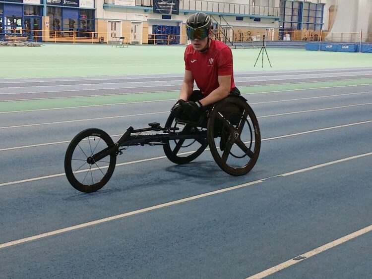 Purton teen returns to defend London Mini Marathon title