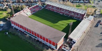 Swindon aim for play-offs despite Holloway suspension