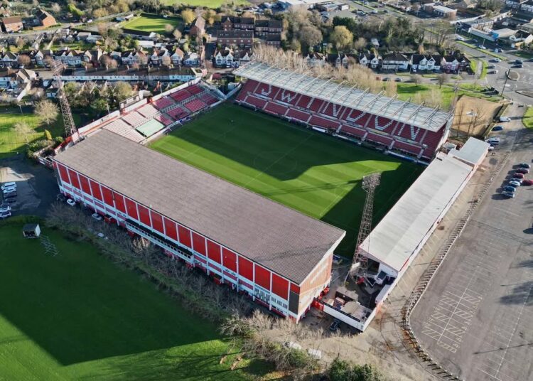 Swindon aim for play-offs despite Holloway suspension