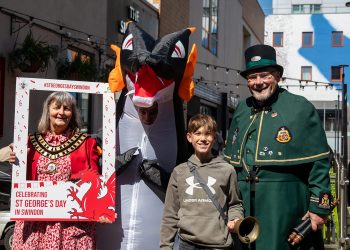 Mayor calls for pride as Swindon marks St George’s Day