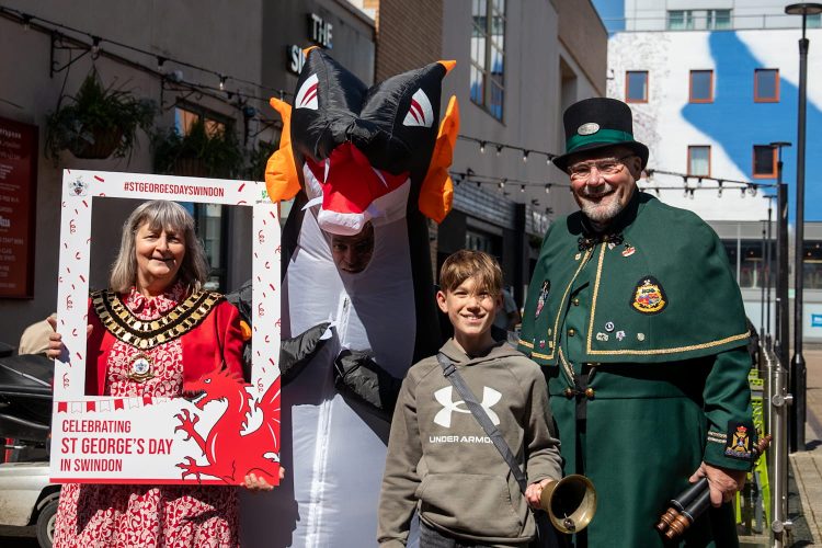 Mayor calls for pride as Swindon marks St George’s Day