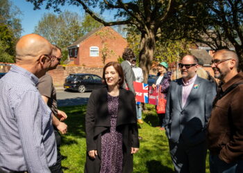 Education Secretary says “phones have no place in class”