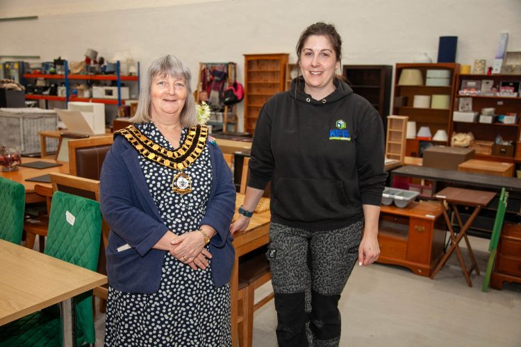 Charity giving £180k in goods hosts Swindon Mayor visit