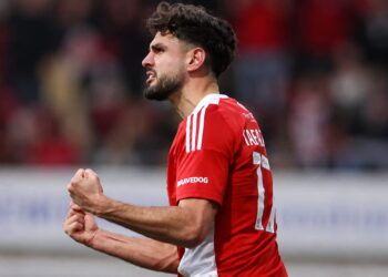 Ryan Tafazolli commits future to Swindon Town