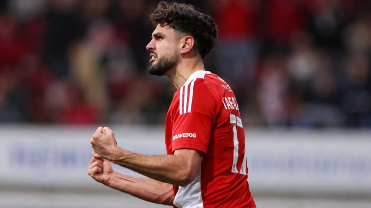 Ryan Tafazolli commits future to Swindon Town