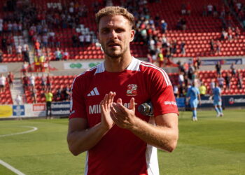 Major boost as Harry Smith commits to Swindon Town