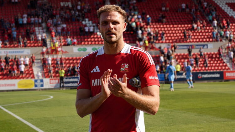 Major boost as Harry Smith commits to Swindon Town