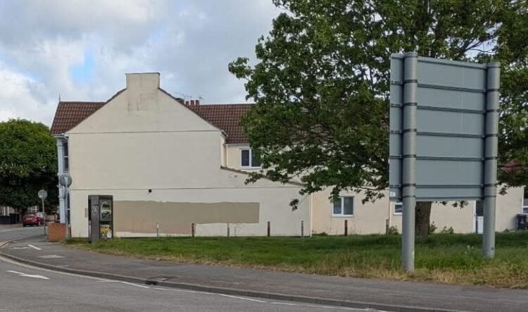 Community rallies after hateful message shocks Swindon