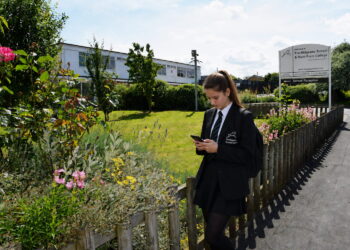 “Group chats can be weapons of mass destruction” Swindon Teacher and students divided over social media ban
