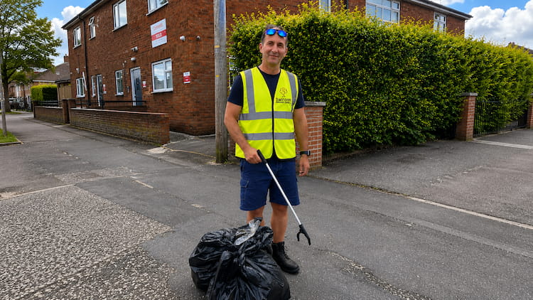 Resident complains after councillor uses her wheelie bin during litter pick