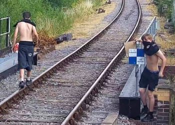 Search for alleged trespassers who ‘steal signs’ from Swindon & Cricklade Railway