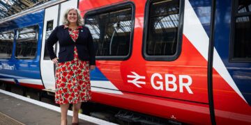 Leaders react as Swindon MP to continue leading Labour rail reforms