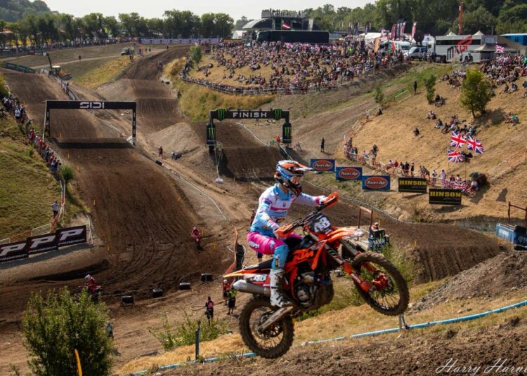 Thousands flock to Foxhills as Motorcross makes long-awaited Swindon return