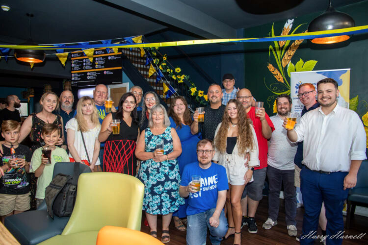 Packed bar hosts launch of Ukrainian-inspired Swindon brewed beer