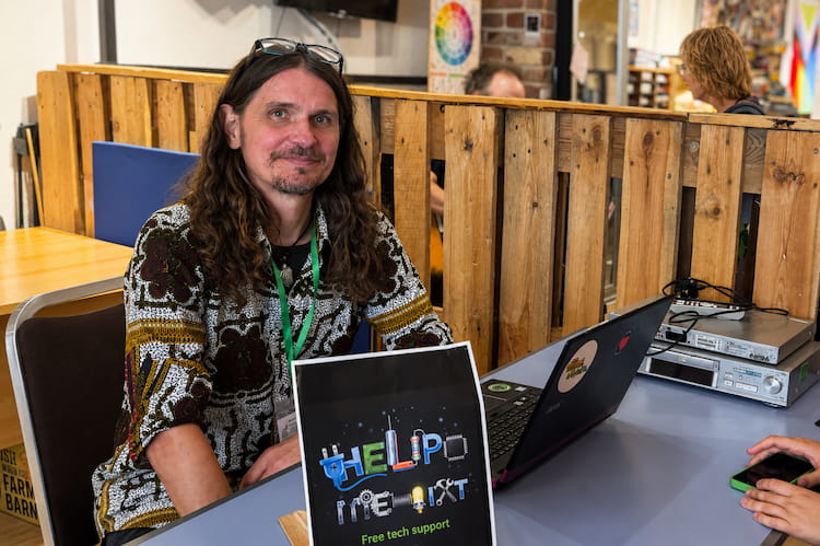 “We must reduce, reuse, repair” Swindon campaigner fights against throwaway culture