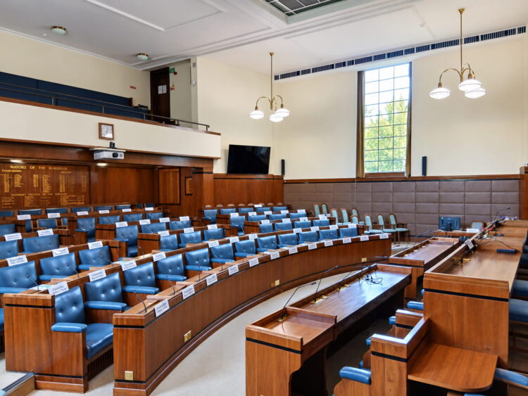 Conservatives and Reform back asylum motion as council meeting sparks political row