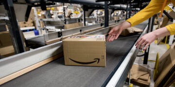 Amazon warehouse workers in Swindon get pay rise to £33,488 a year