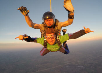 Swindon woman skydives for terminally ill husband and raises £5,320