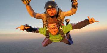 Swindon woman skydives for terminally ill husband and raises £5,320