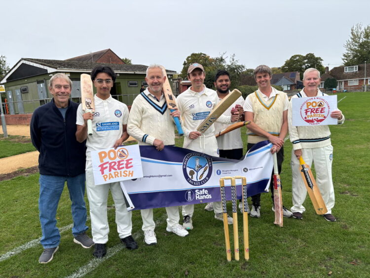 Wroughton cricket club joins fight against dog fouling in parish