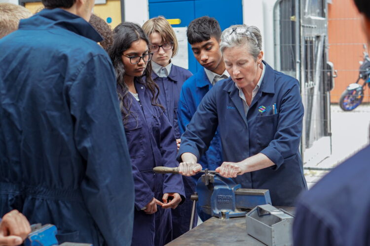 Swindon school to admit 13-year-olds for first time in expansion
